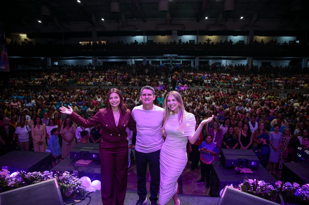 David Almeida destaca força das mulheres e reúne mais de 4 mil participantes no “Mulheres que Inspiram” em Manaus
