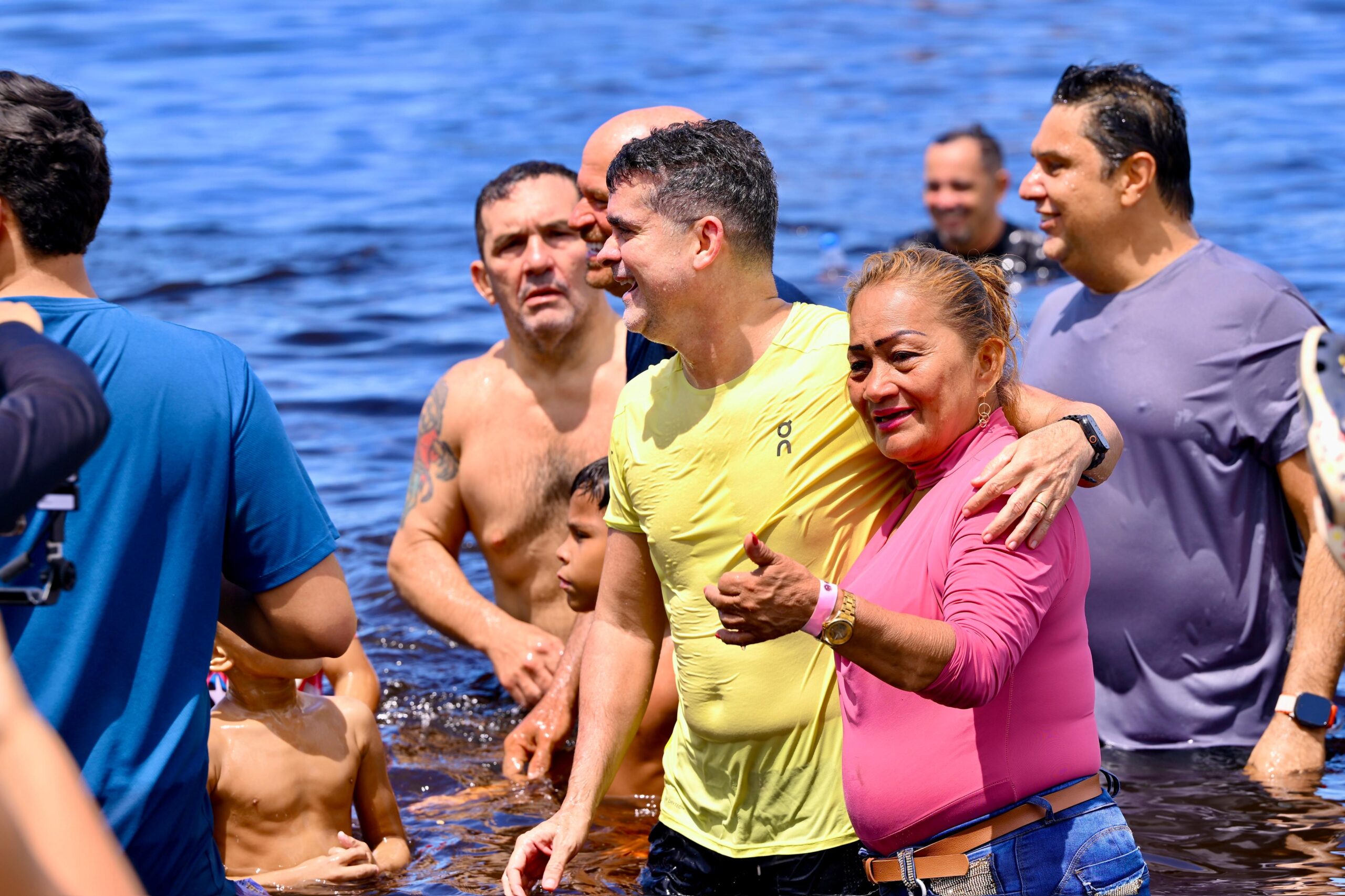 David Almeida resgata praia da Ponta Branca e devolve área de lazer às famílias da zona Sul