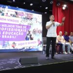 David Almeida dá boas-vindas a mil novos servidores da educação e reforça avanço histórico da rede municipal de Manaus