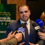 Roberto Cidade destaca união das instituições pela educação, na abertura do ano letivo da Escola de Contas do TCE-AM