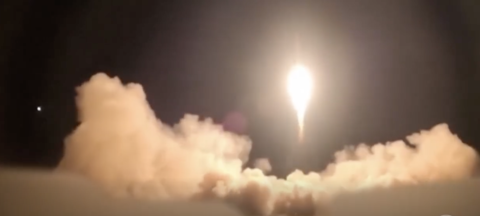 Ataques aéreos continuam neste domingo no Oriente Médio