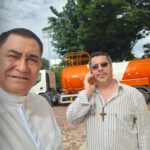 Padre Nelson Pereira, novo pároco da Catedral de Manaus, participa de mutirão de limpeza e reforça ações da Pastoral Social