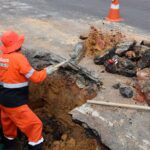 Com ação rápida, Prefeitura de Manaus corrige rompimento e recupera drenagem na avenida Umberto Calderaro Filho