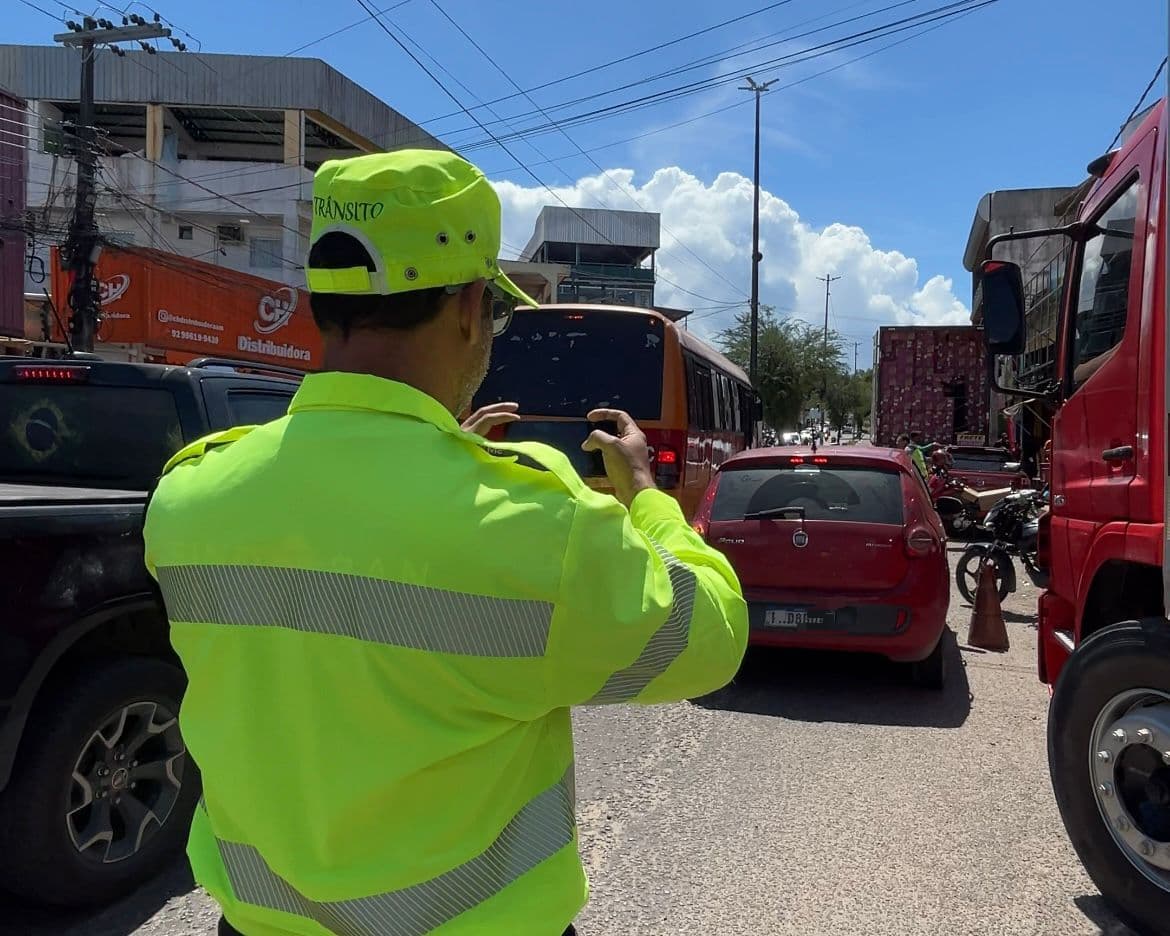 Prefeitura realiza operação de fiscalização na zona Leste de Manaus com 12 autuações por irregularidades no trânsito