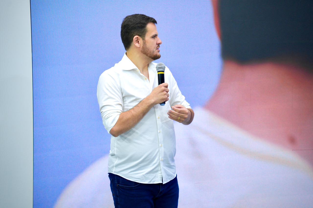 Prefeito Renato Junior destaca gestão próxima, valorização de servidores e foco em mobilidade durante entrevista