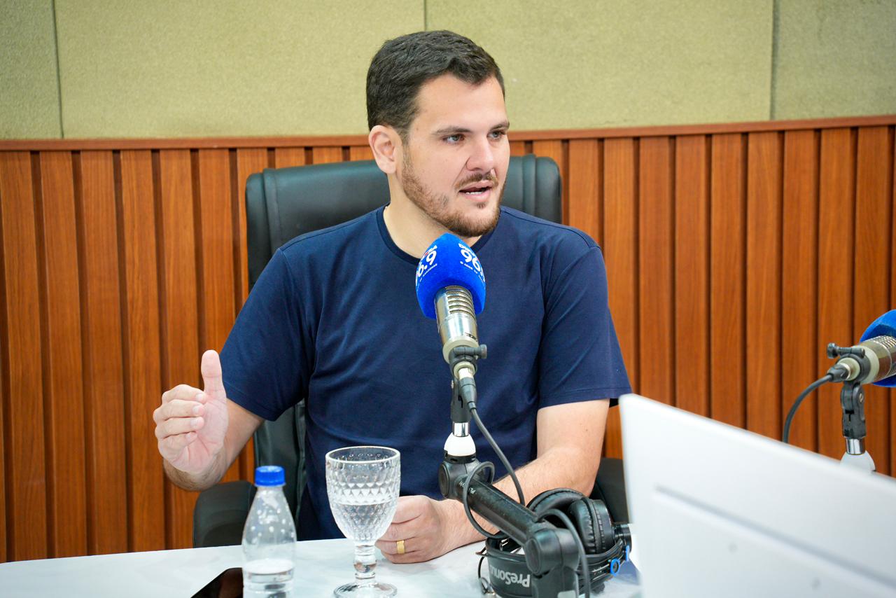 Prefeito Renato Junior destaca infraestrutura, habitação e diálogo com a população durante entrevista e anuncia novos secretários da Semad e Casa Civil