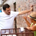 Prefeito Renato Junior vai para as ruas e fiscaliza serviços de tapa-buracos no bairro Gilberto Mestrinho