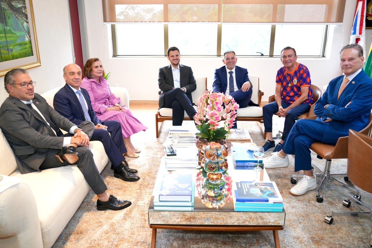 Prefeito Renato Junior realiza visita institucional ao TCE-AM e reforça diálogo entre os poderes para o desenvolvimento de Manaus