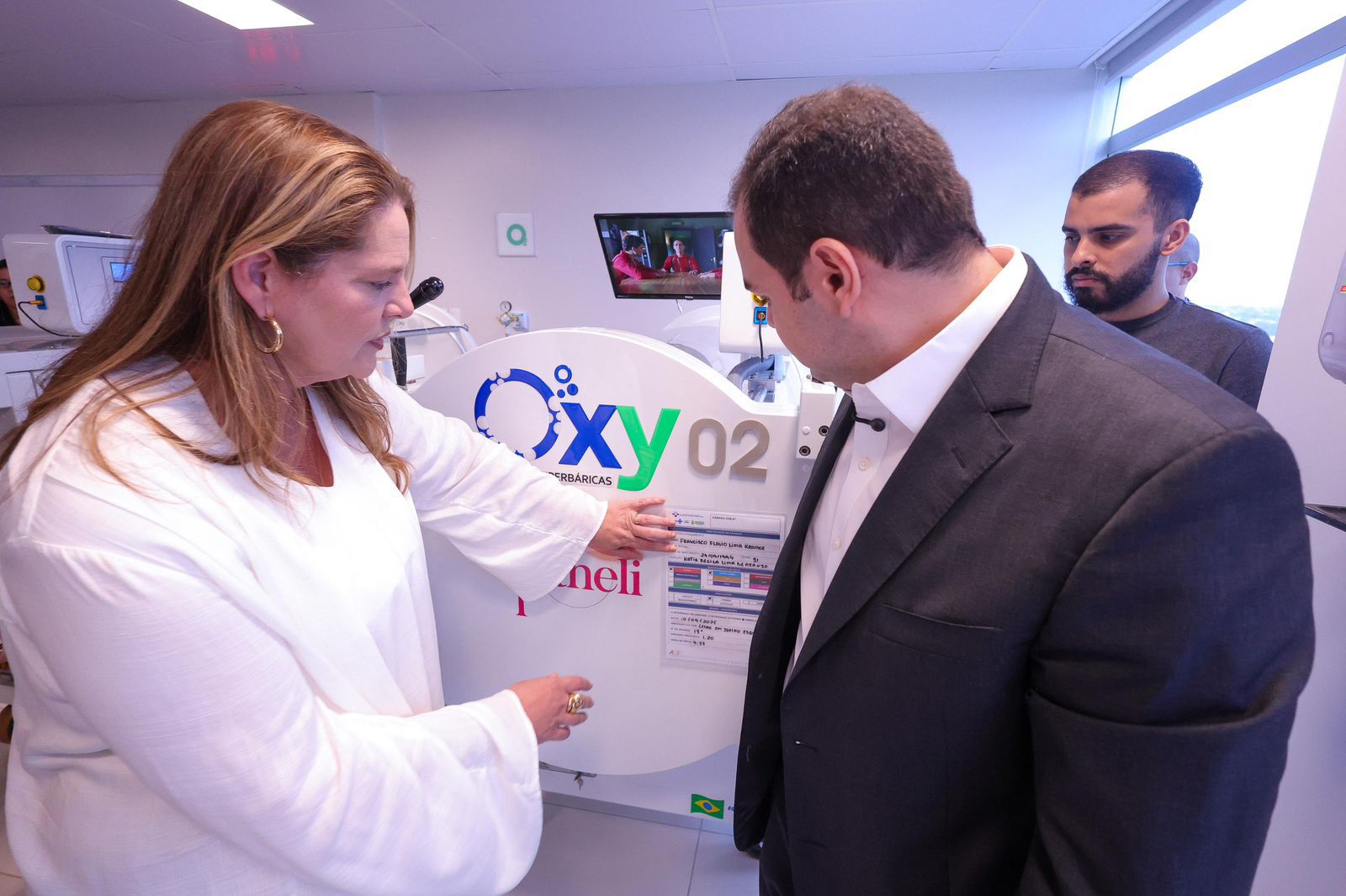 Governador interino Roberto Cidade inaugura cinco câmaras hiperbáricas e amplia tratamento de alta complexidade no Hospital Delphina Aziz