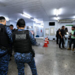 Guardas da Romu impedem assalto a ônibus da linha 130 e prendem suspeitos na zona Oeste de Manaus