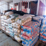 Prefeitura de Manaus entrega mais de 7,5 toneladas de alimentos para 19 escolas do rio Amazonas