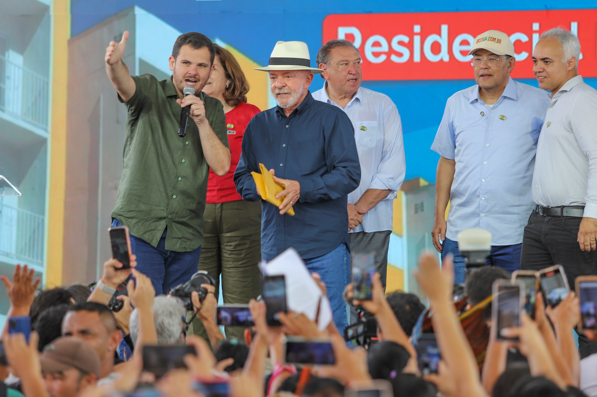 Prefeito Renato Junior e presidente Lula entregam 576 moradias semimobiliadas do residencial Morar Melhor no Parque das Tribos e beneficiam mais de 2 mil pessoas