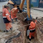 Prefeitura de Manaus inicia obra de drenagem em Flores durante feriado para prevenir alagamentos