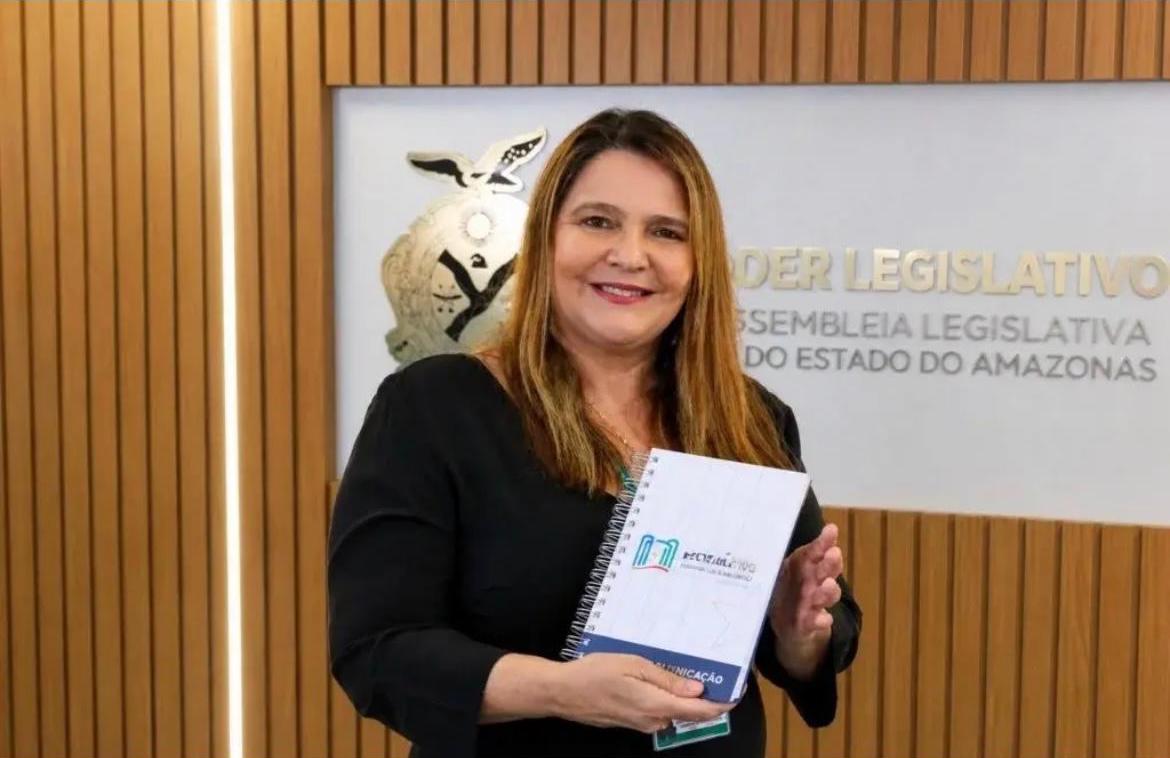 Roberto Cidade nomeia Mônica Santaella para núcleo estratégico do Governo do Amazonas
