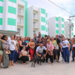Prefeitura de Manaus acompanha famílias contempladas no Morar Melhor 15 durante vistoria em residencial