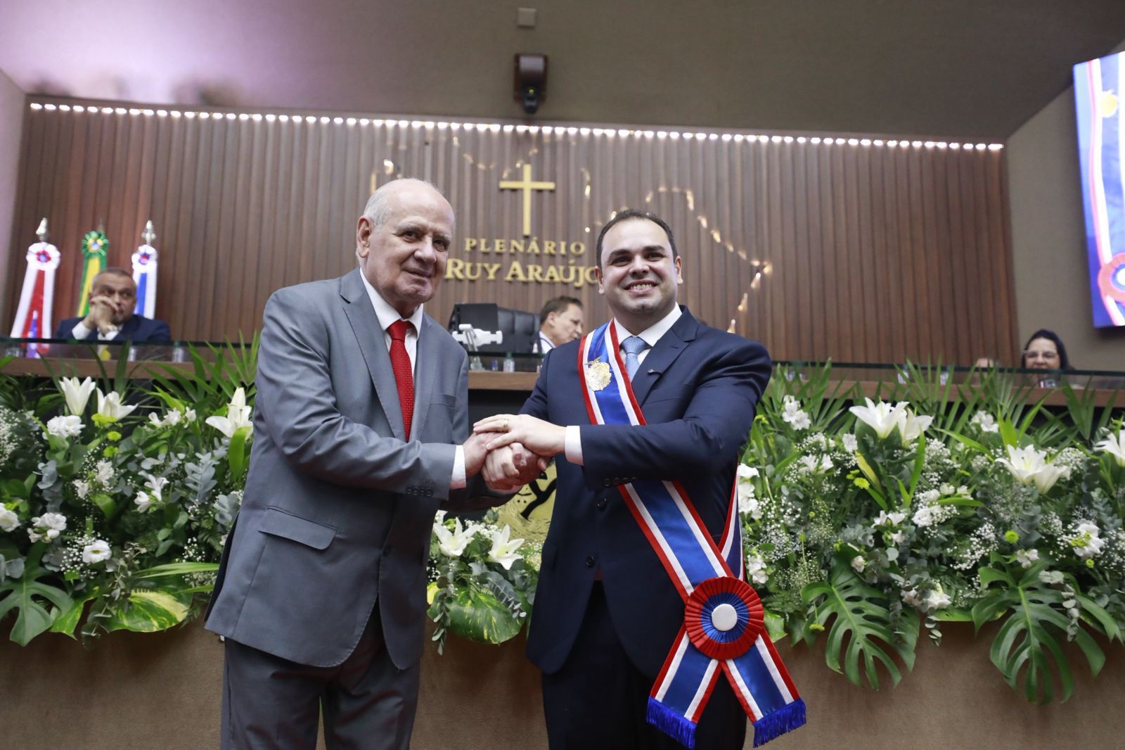 Roberto Cidade toma posse como governador  e convoca união para fazer o Amazonas avançar até 2027