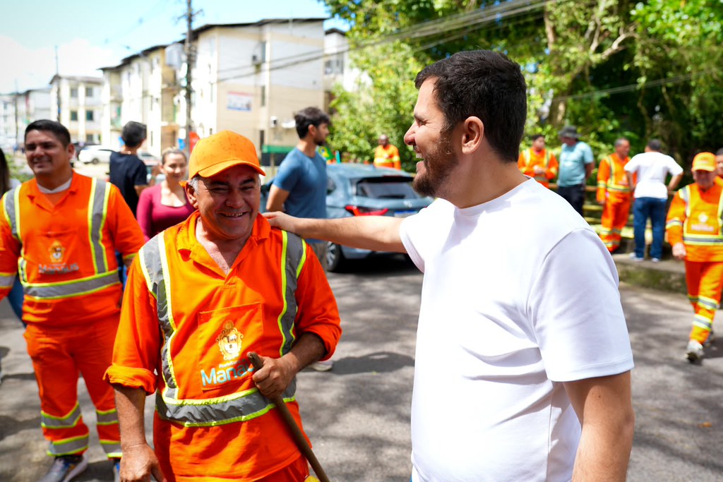 Prefeito Renato Junior acompanha frentes de limpeza em Manaus e reforça investimentos para ampliar serviços da Semulsp