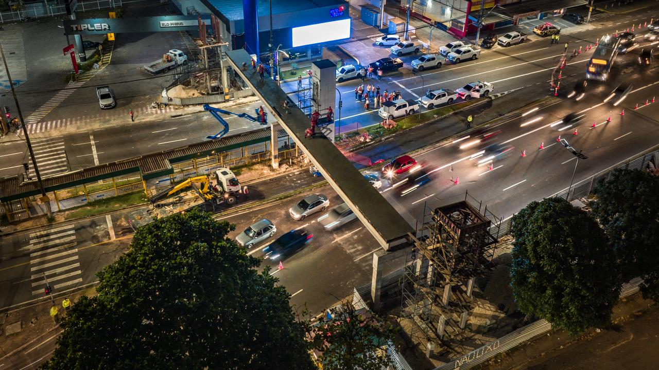 Prefeito Renato Junior acompanha avanço da concretagem do tabuleiro da nova passarela da avenida Torquato Tapajós