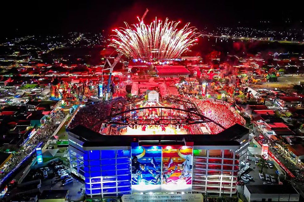Entre a arena e as ruas, Festival de Parintins transforma cultura em renda na maior festa da Amazônia