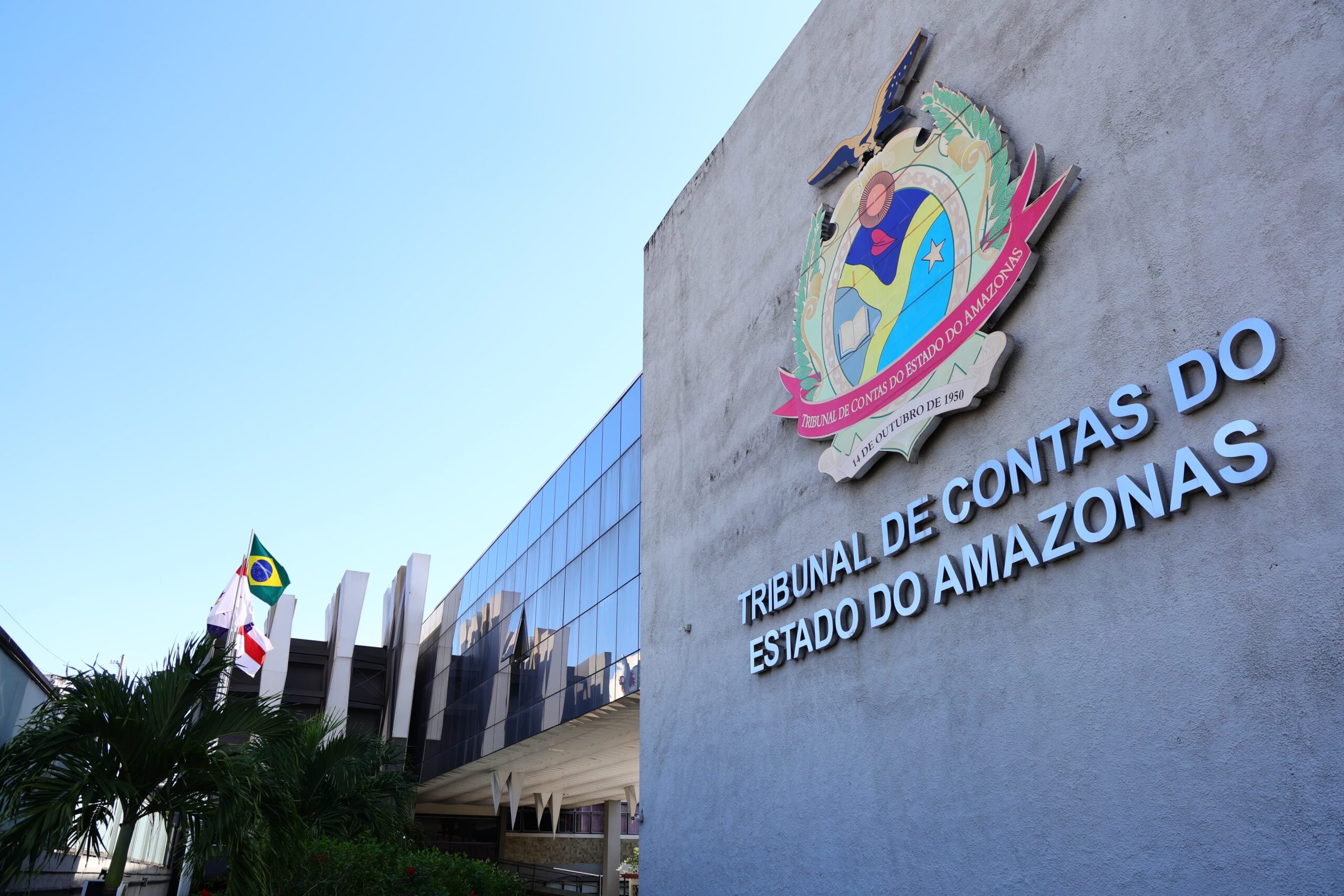 Tribunal Pleno do TCE-AM terá 124 processos em julgamento na sessão desta terça-feira (16)