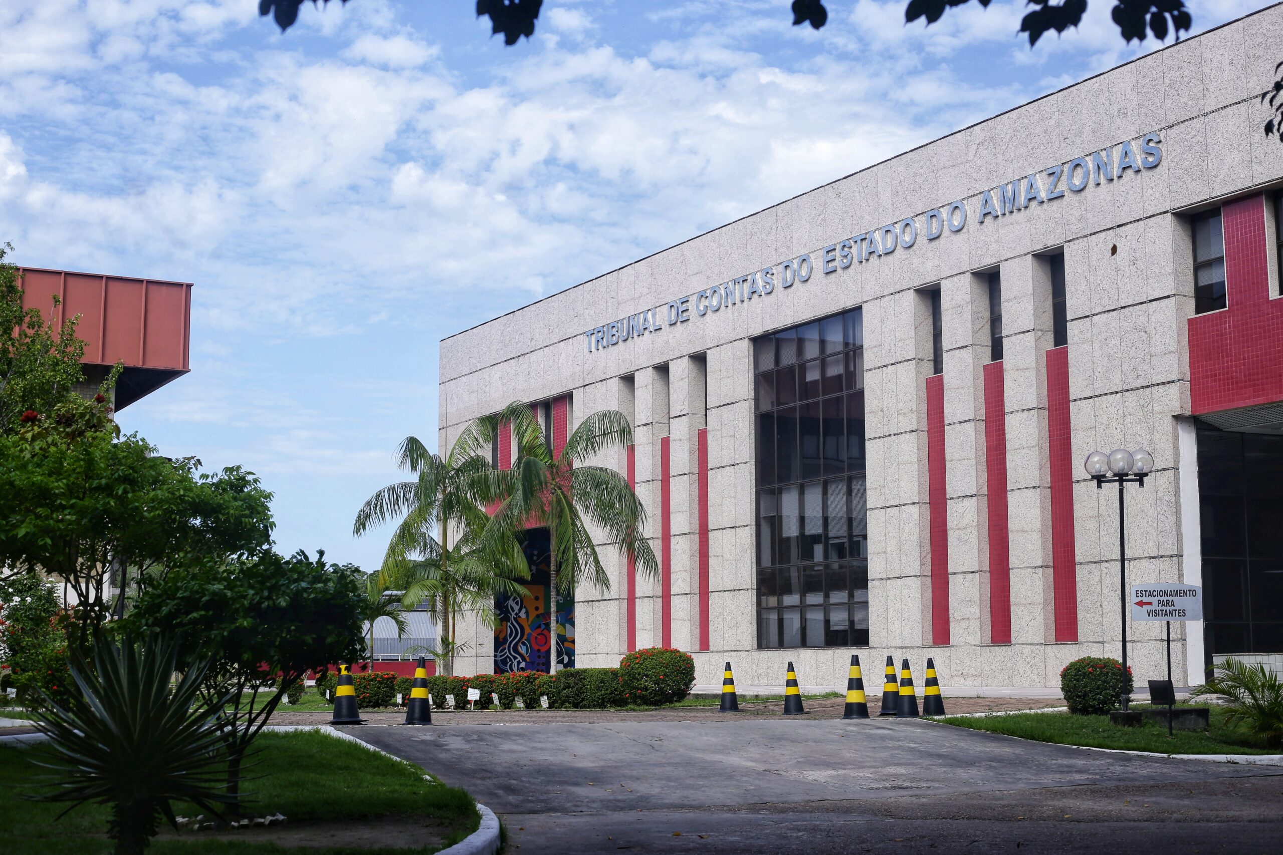 TCE-AM abre inscrições para Programa de Residência Jurídica e Contábil