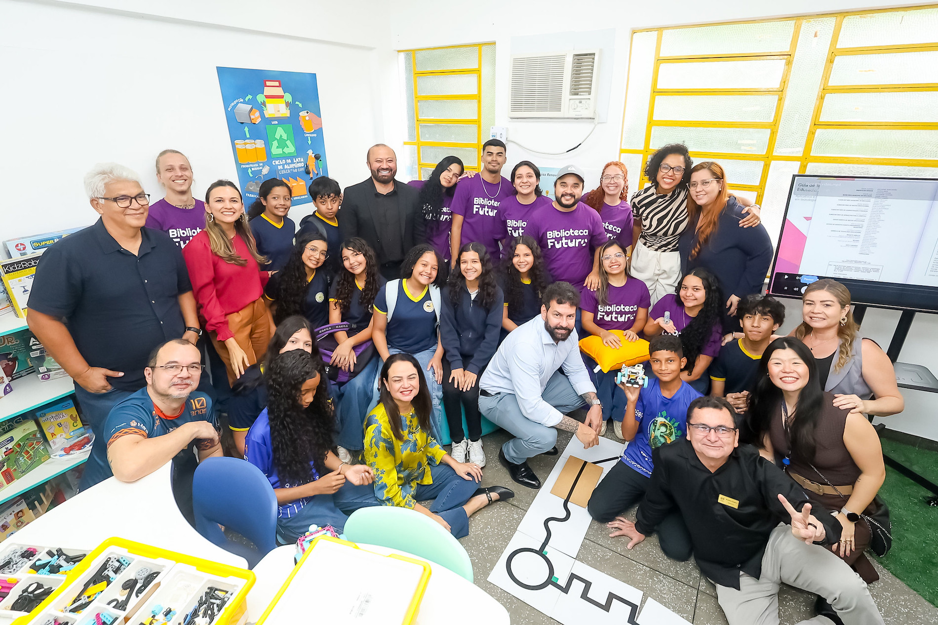 Prefeitura de Manaus inaugura ‘Biblioteca Futuro’ com Espaço Maker na escola municipal Nina Lins e beneficia mais de mil estudantes