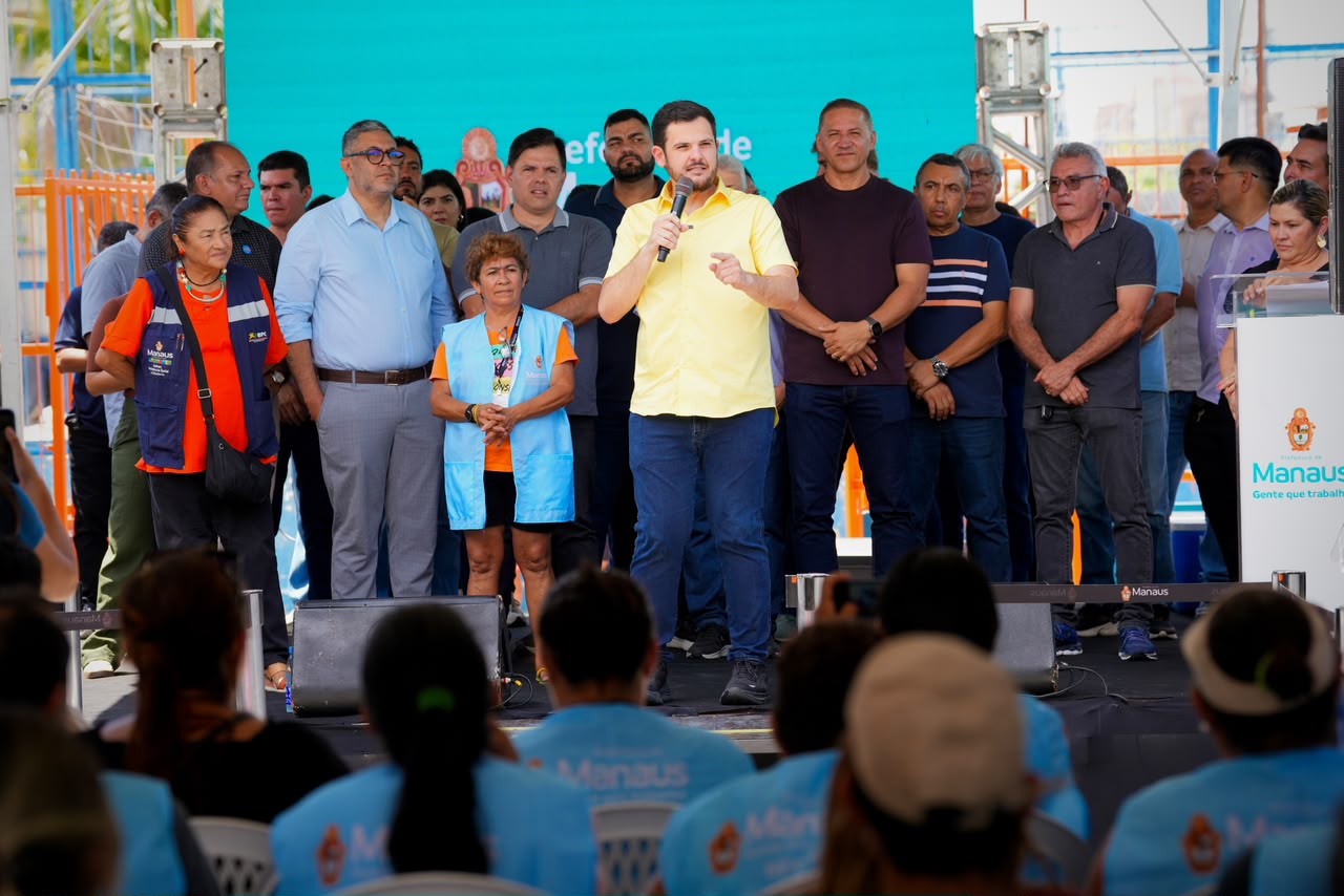 Prefeito Renato Junior entrega feira municipal do 40 reformada e anuncia que vai reformar todas as feiras de Manaus até o fim da gestão