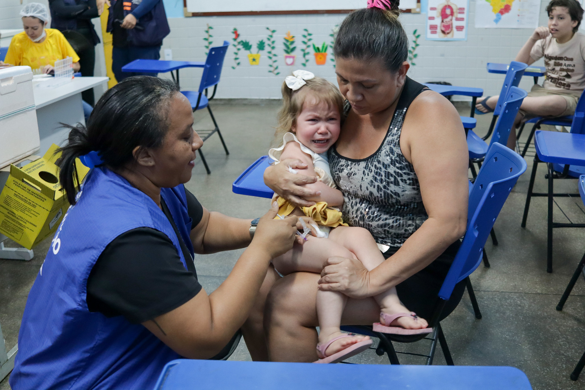 ‘Manaus que a Gente Cuida’ avança com serviços de infraestrutura, limpeza e ações sociais nos bairros Educandos e Colônia Oliveira Machado