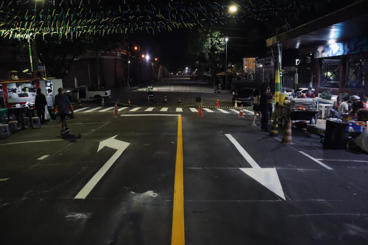 Prefeitura de Manaus implanta mão inglesa na rua José Clemente para reorganizar trânsito no Centro
