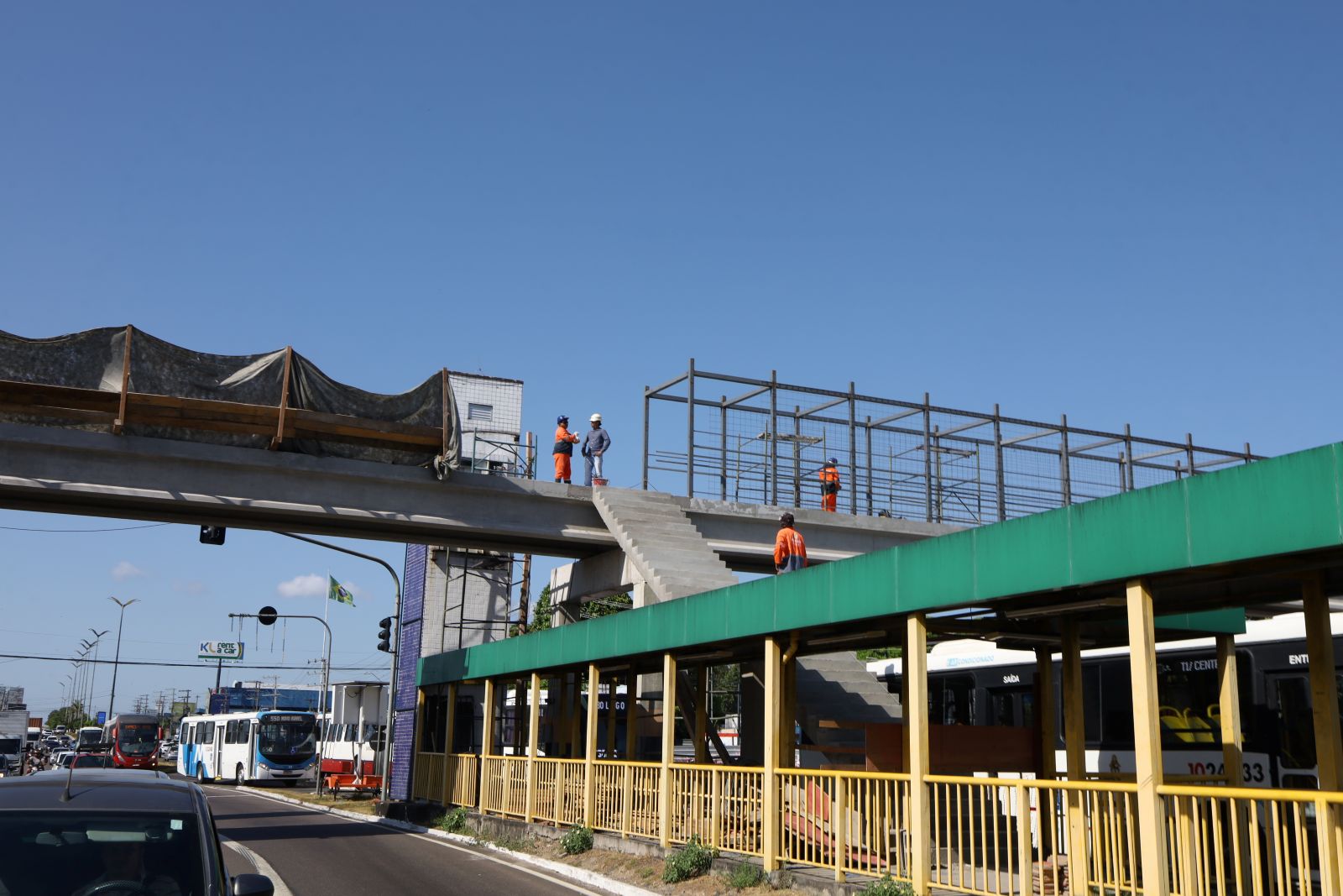 Prefeitura de Manaus chega a 70% de execução na reconstrução da passarela Santos Dumont