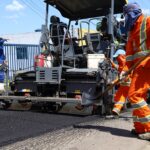 Prefeitura de Manaus realiza recapeamento e transforma mobilidade na comunidade Parque Rio Solimões