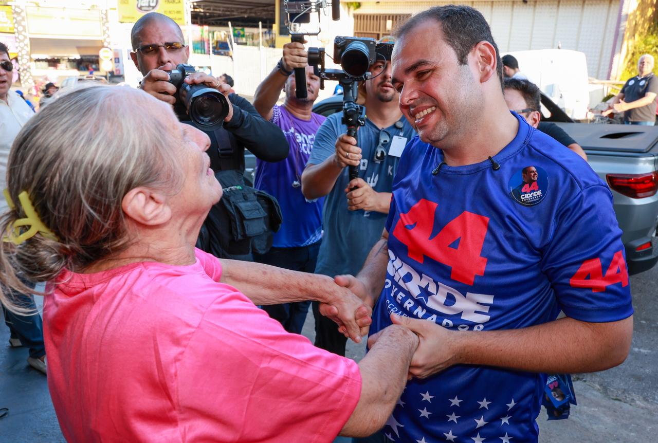 Na Praça 14, Roberto Cidade apresenta propostas e reforça compromisso com a segurança pública