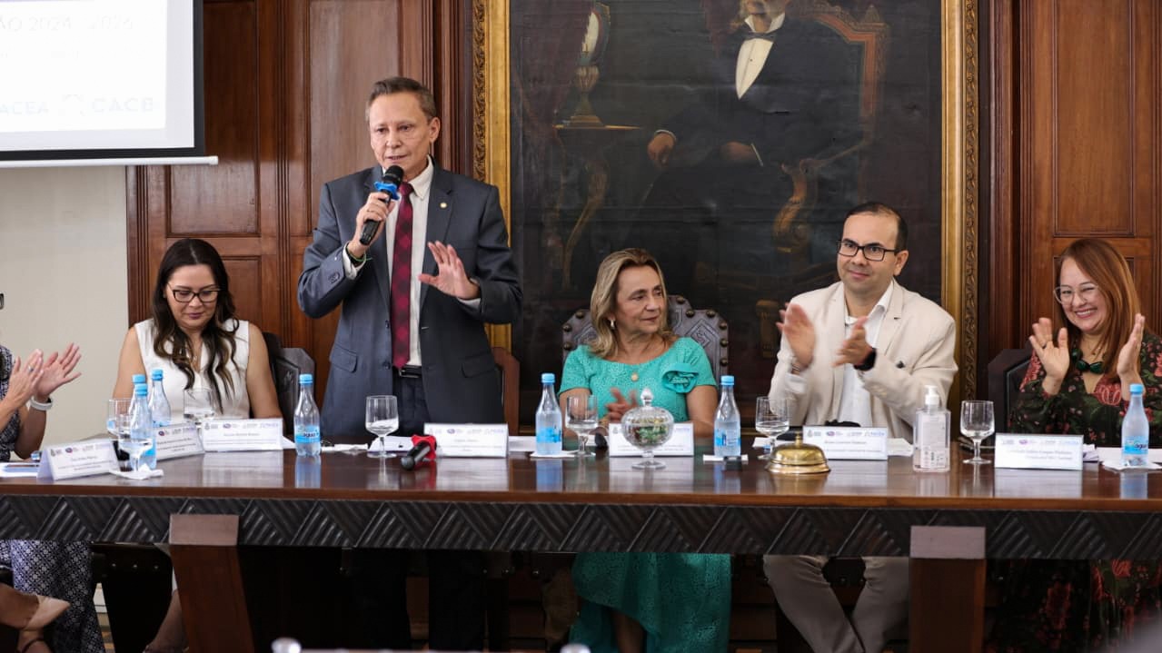 Presidente da Aleam, Adjuto Afonso, destaca empreendedorismo feminino em encontro com mulheres empresárias