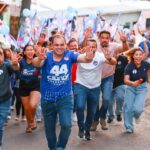 Roberto Cidade destaca propostas para a educação durante caminhada no Santo Agostinho