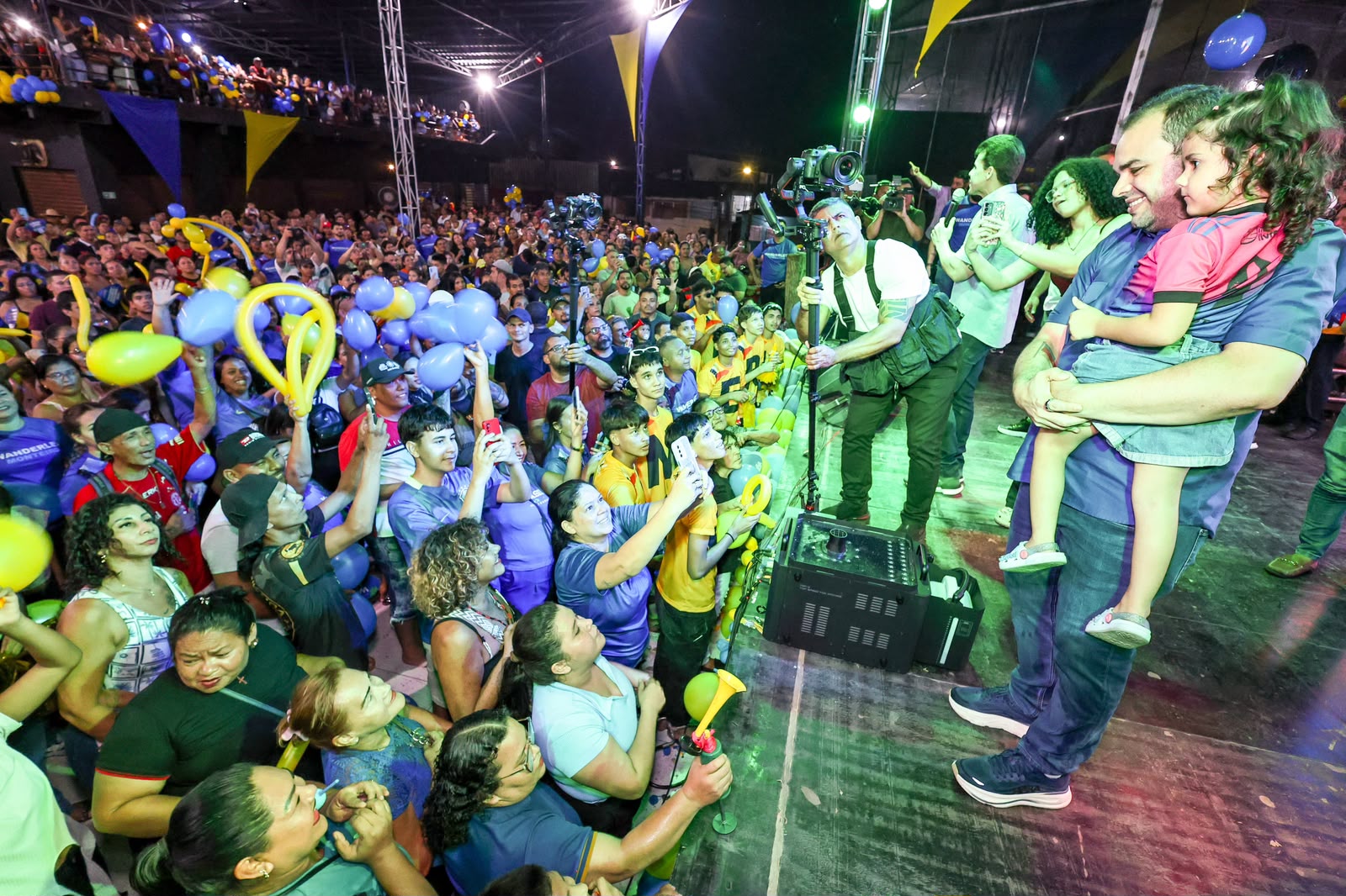 Roberto Cidade detalha proposta de ampliação do Auxílio Estadual para R$ 250 durante mobilização na zona Norte de Manaus
