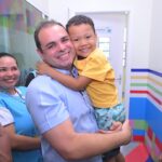 Governador Roberto Cidade acompanha ações de saúde voltadas a crianças e idosos neste sábado