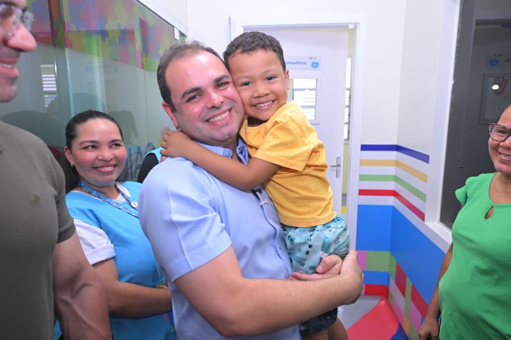 Governador Roberto Cidade acompanha ações de saúde voltadas a crianças e idosos neste sábado