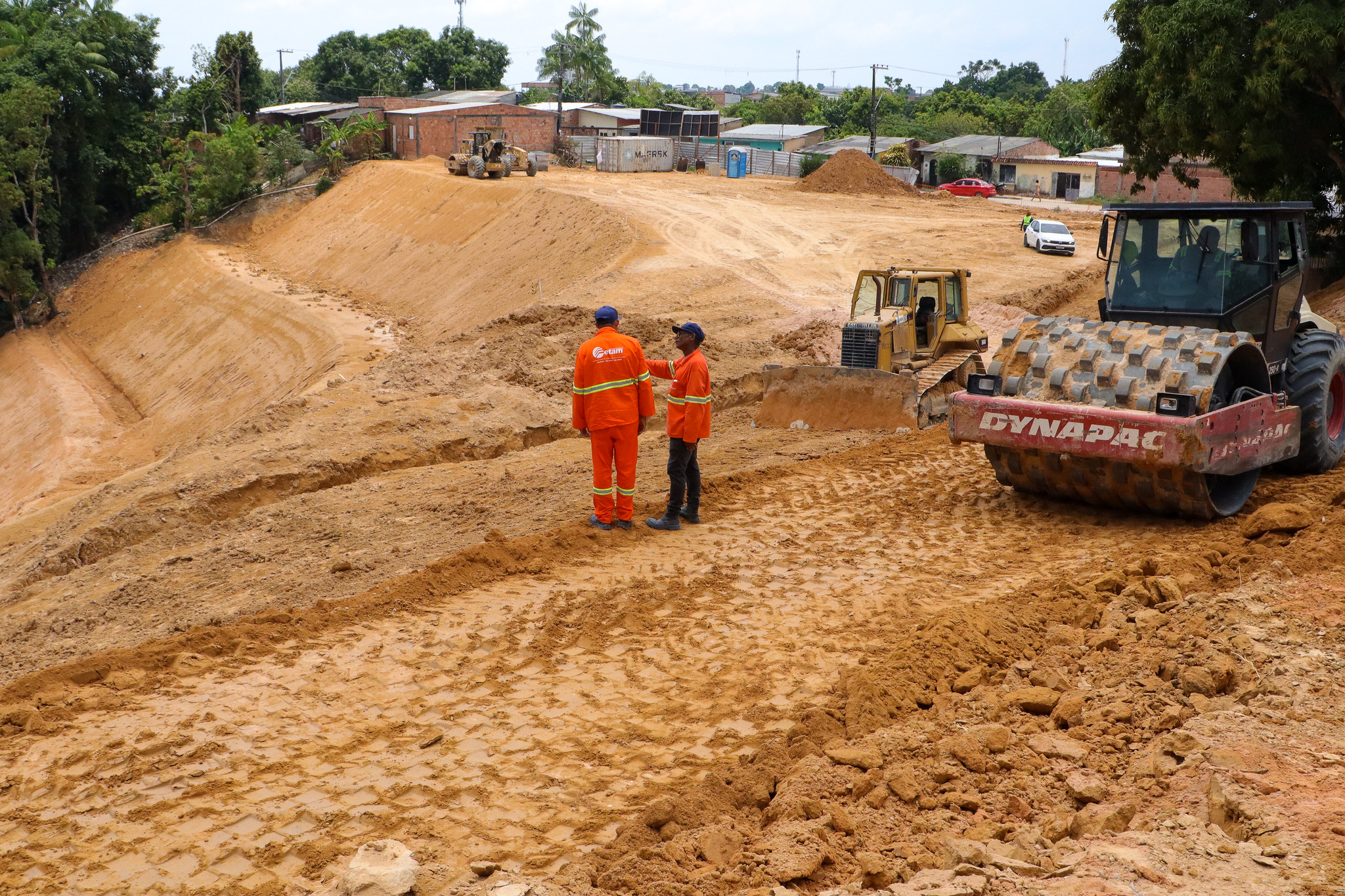 Prefeitura de Manaus trabalha na contenção de erosão e prevenção de riscos no bairro Tancredo Neves