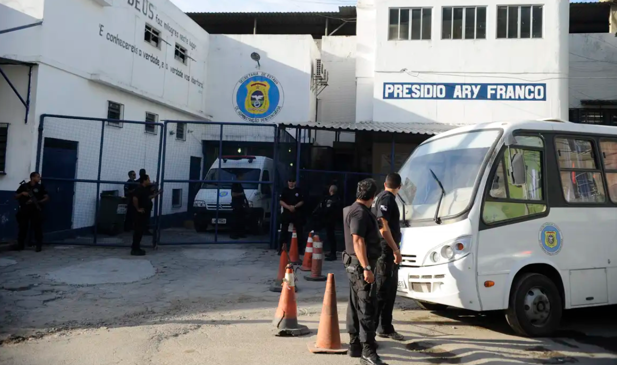 Sistema prisional transfere bilhões em custos para famílias de presos