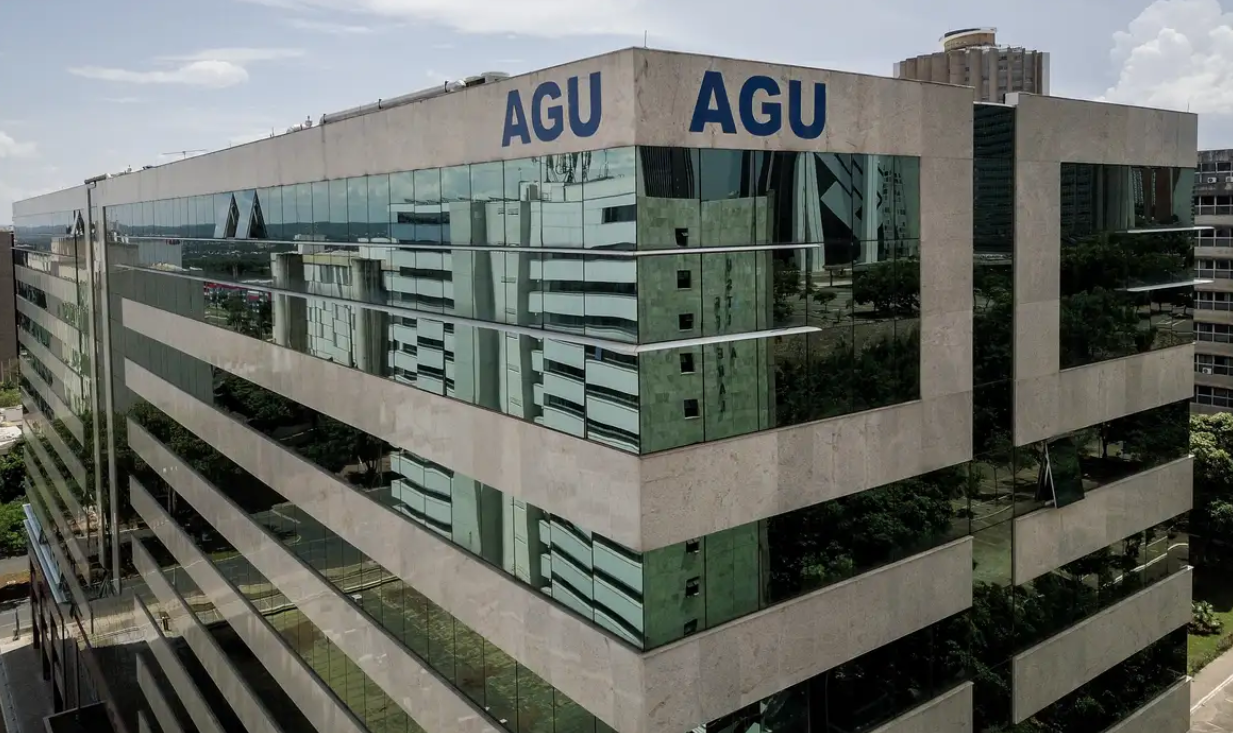 AGU pede suspensão imediata do afastamento de diretor-geral da PF