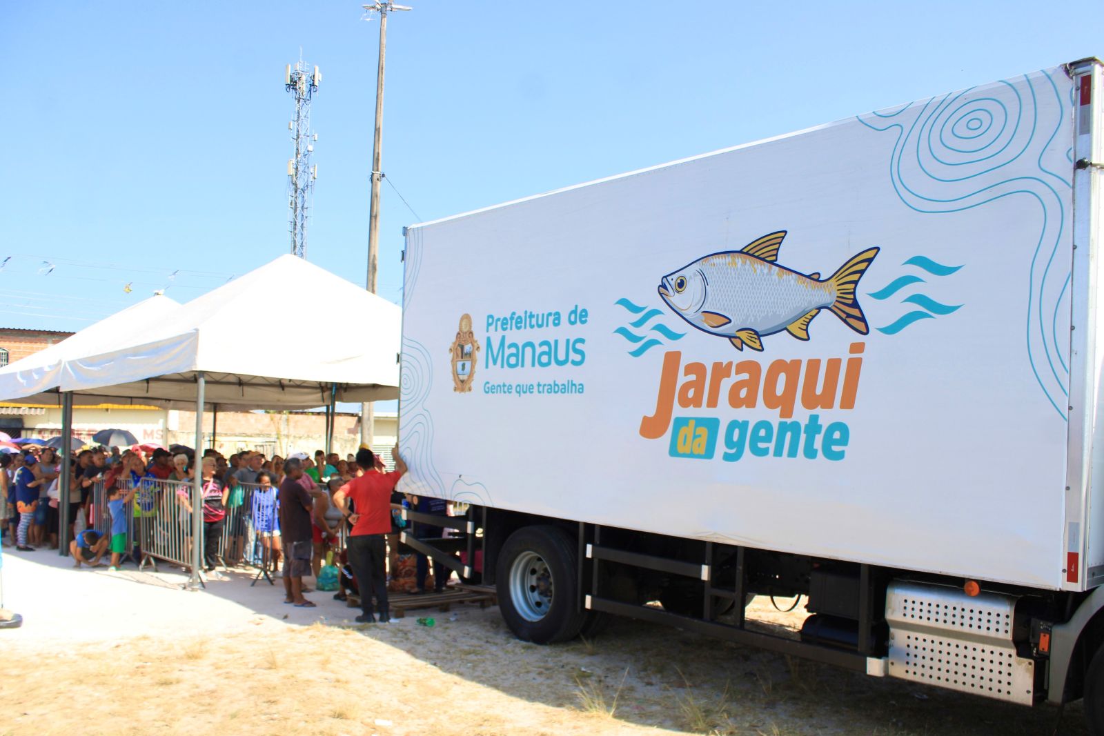 Prefeitura de Manaus entrega 35 mil peixes nas zonas Norte e Oeste pelo programa ‘Jaraqui da Gente’