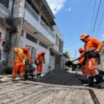 Prefeitura de Manaus avança com manutenção asfáltica da rua Abdias Teles da Silva, no bairro Raiz