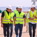 Roberto Cidade inspeciona construção de terminais flutuantes para comunidades do interior do Amazonas