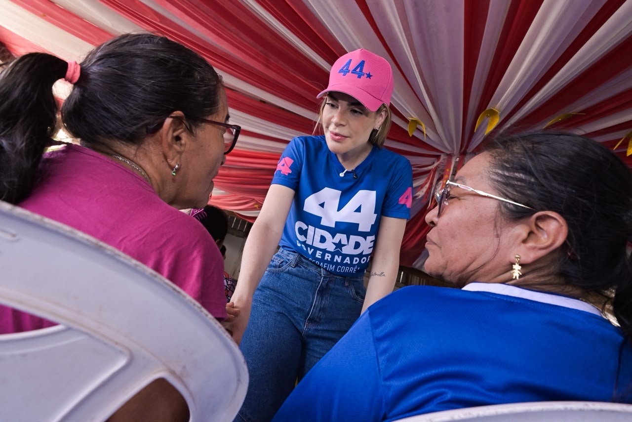 Thaisa Cidade visita comunidades ribeirinhas de Manaus, conversa com moradores e apresenta propostas de Roberto Cidade