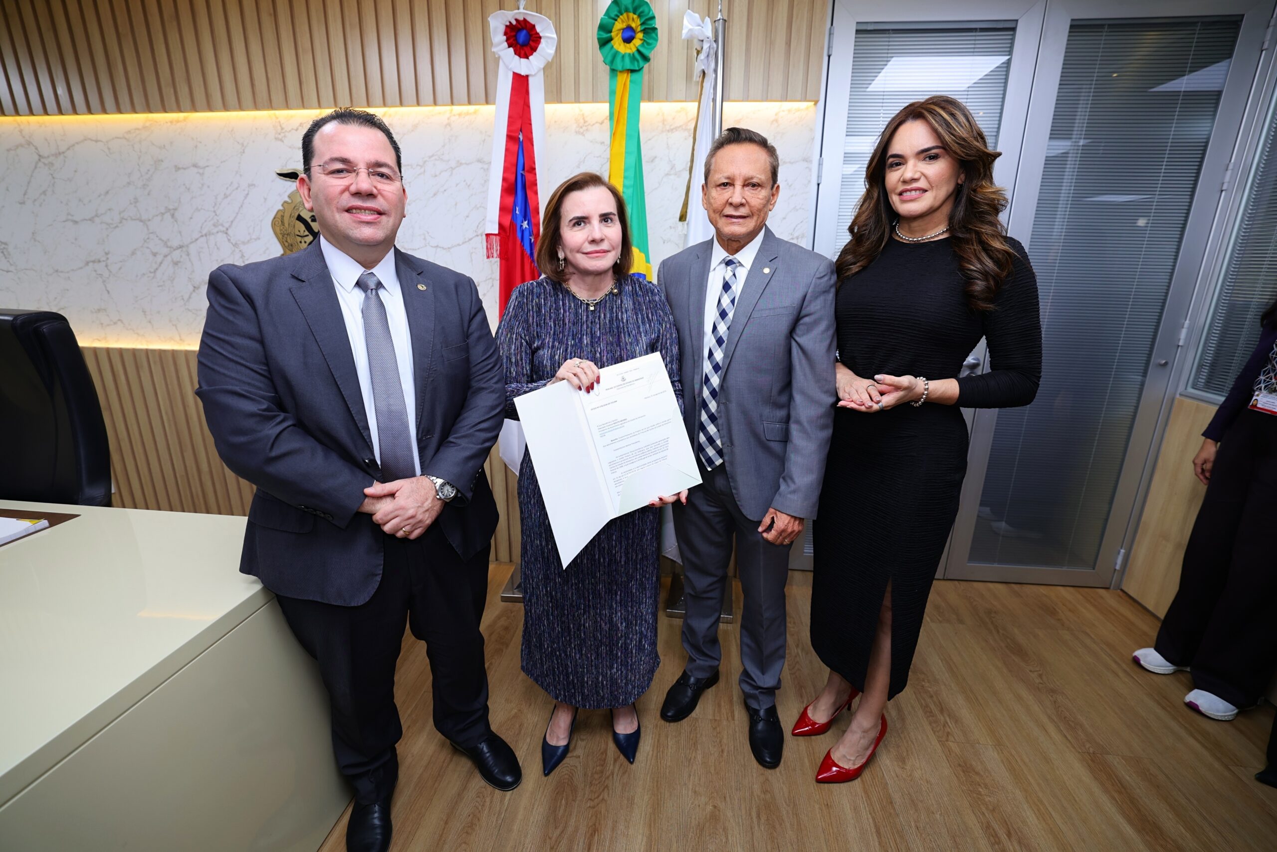 Presidente do TCE-AM apresenta PL à Aleam para regular data-base dos servidores da Corte de Contas