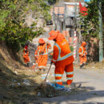 Mais de 400 trabalhadores da prefeitura intensificam ações de limpeza no bairro Santa Etelvina