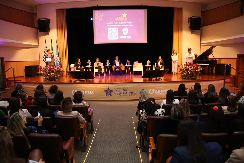 Manausprev representa Manaus em encontro nacional de mulheres que atuam na Previdência pública