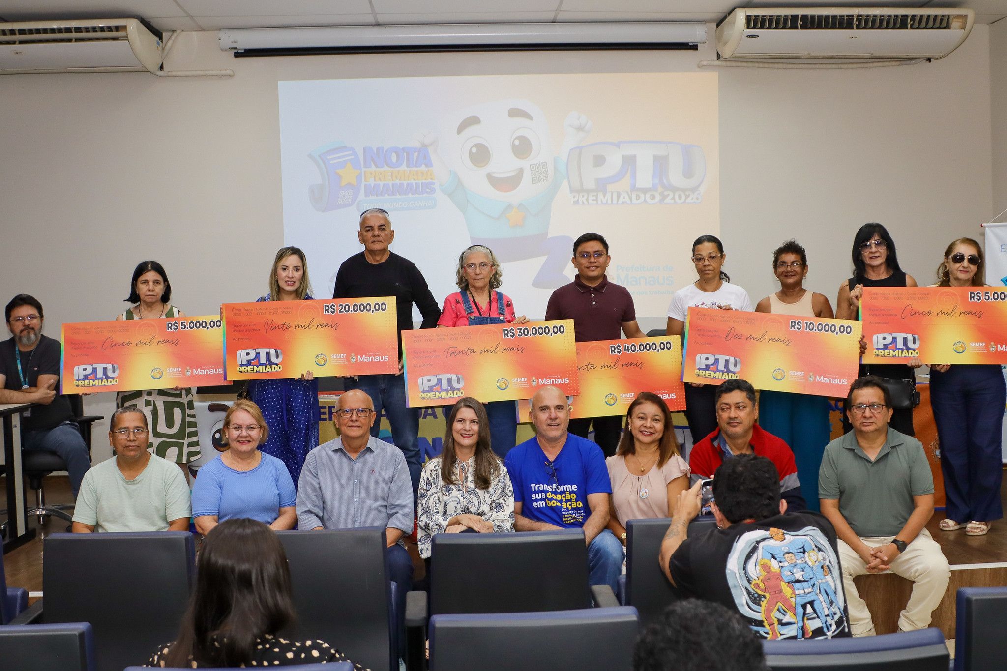 Prefeitura de Manaus entrega prêmios a contribuintes sorteados no sétimo sorteio do IPTU Premiado 2026