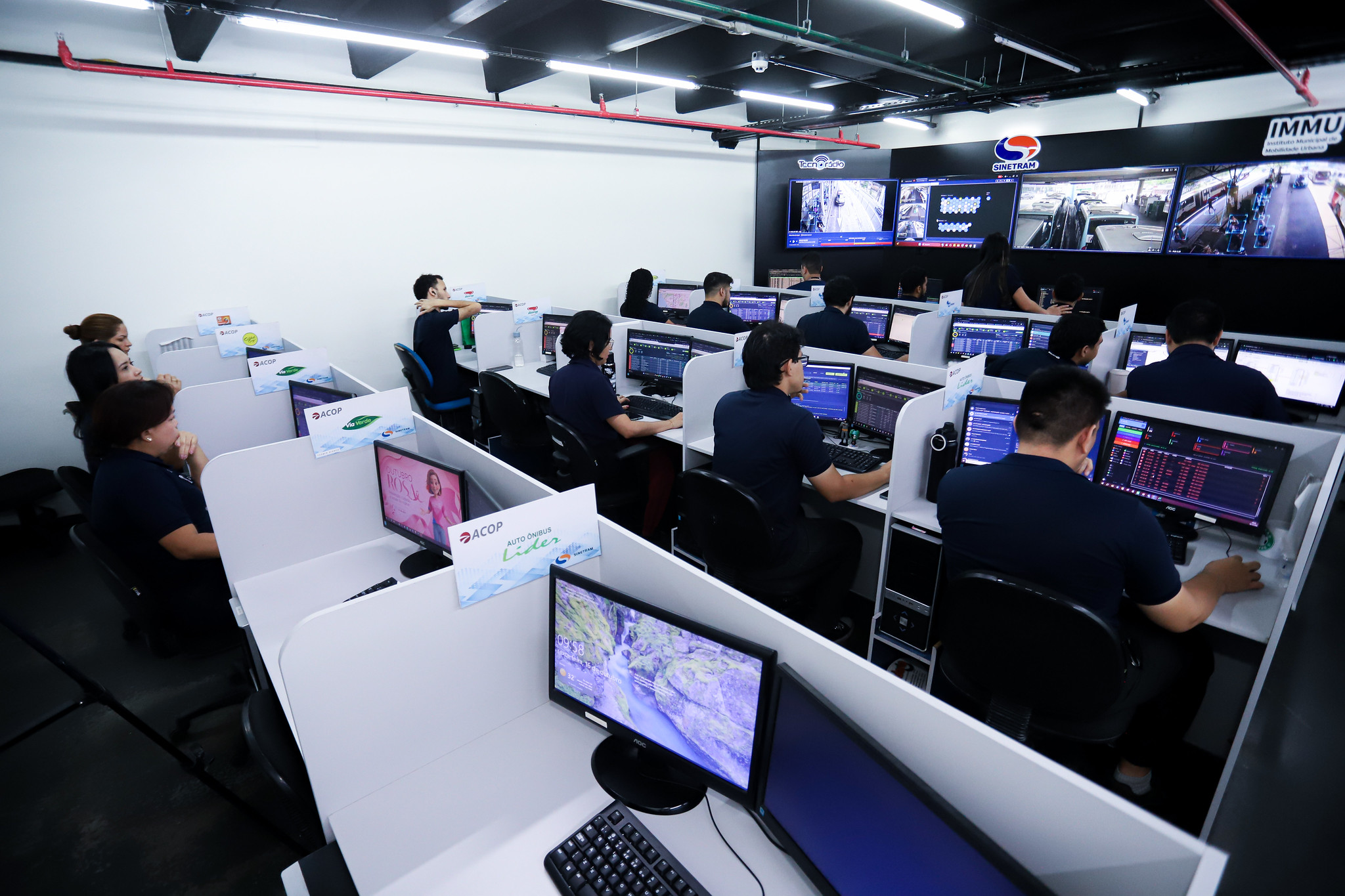 Prefeitura e Sinetram inauguram novo Centro de Controle Operacional do transporte público com monitoramento por 225 câmeras inteligentes em Manaus