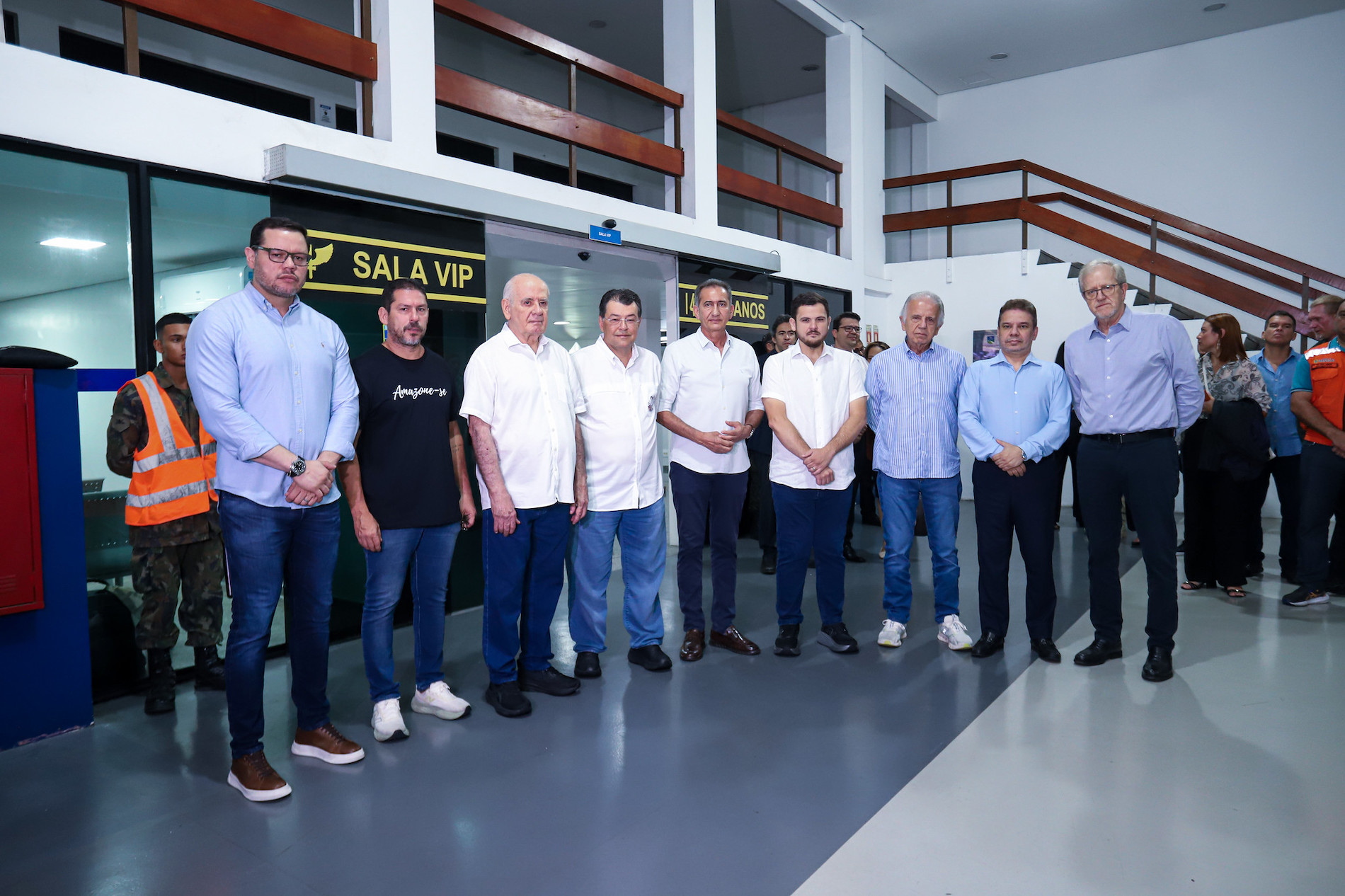 Prefeito Renato Junior e senador Eduardo Braga recebem ministros e governo federal amplia para 16 as aeronaves de combate às queimadas